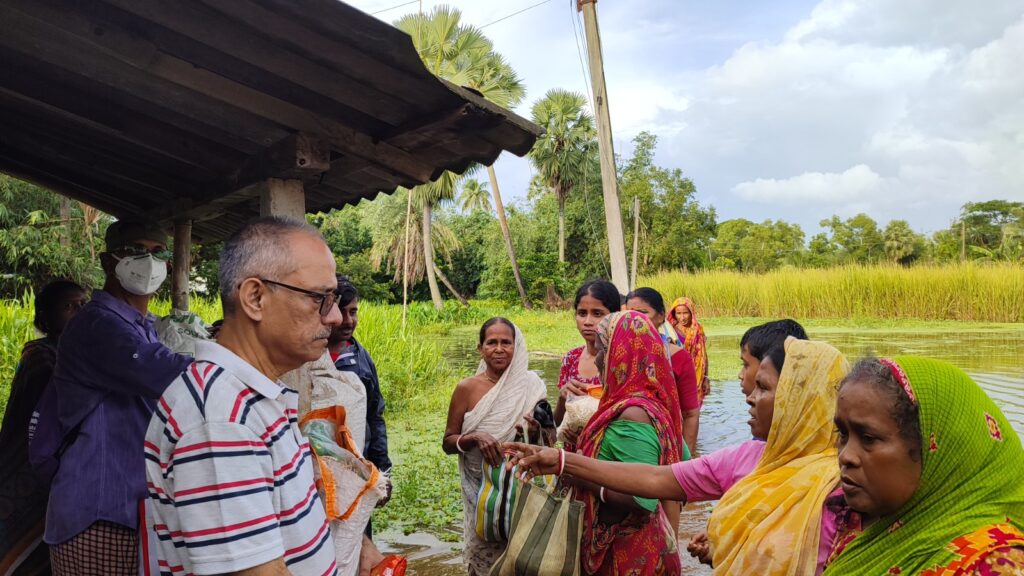 Alor Dishari team came forward in flood relief